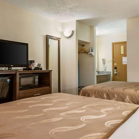Quality Inn Блумсберг Экстерьер фото