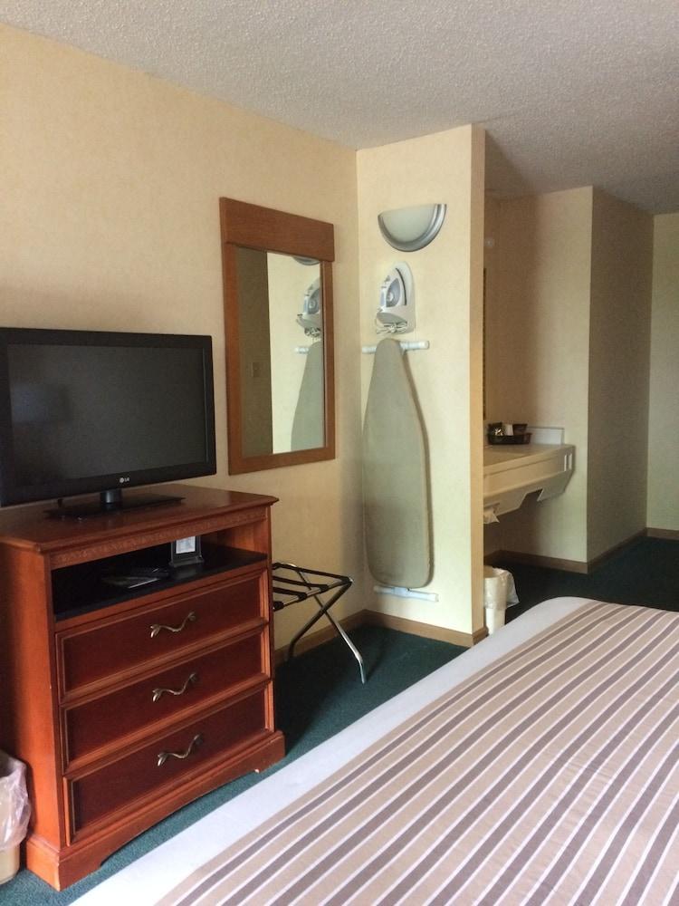 Quality Inn Блумсберг Экстерьер фото