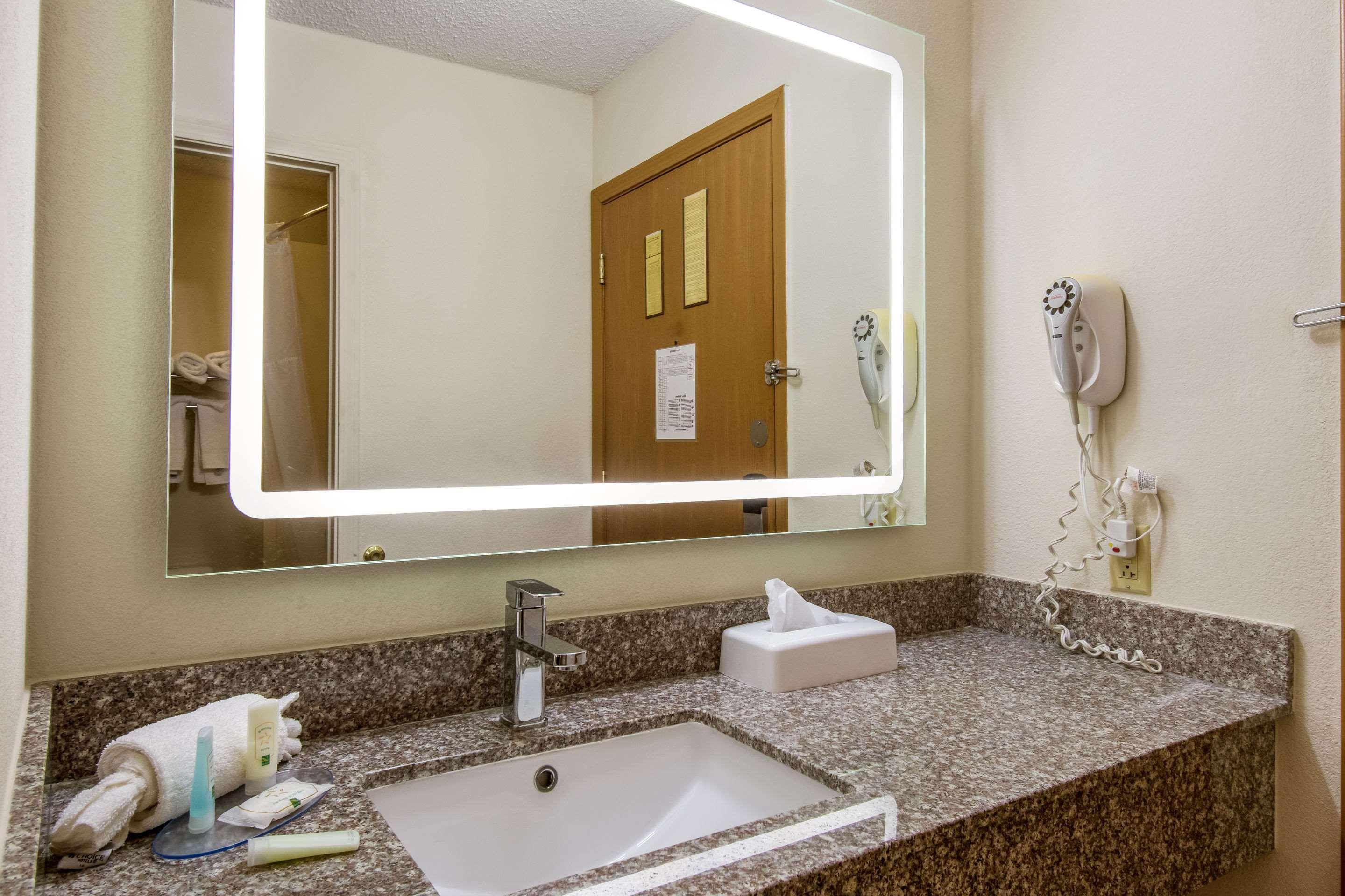 Quality Inn Блумсберг Экстерьер фото