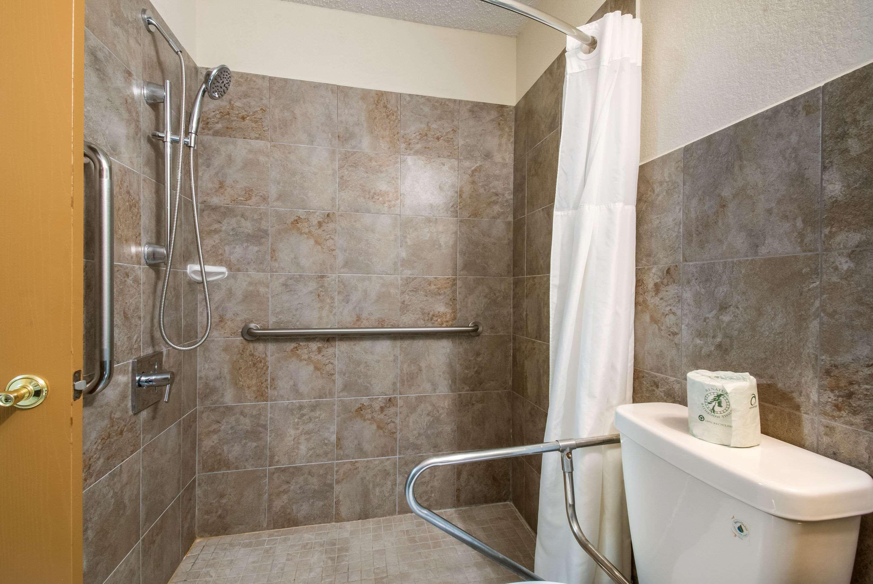 Quality Inn Блумсберг Экстерьер фото