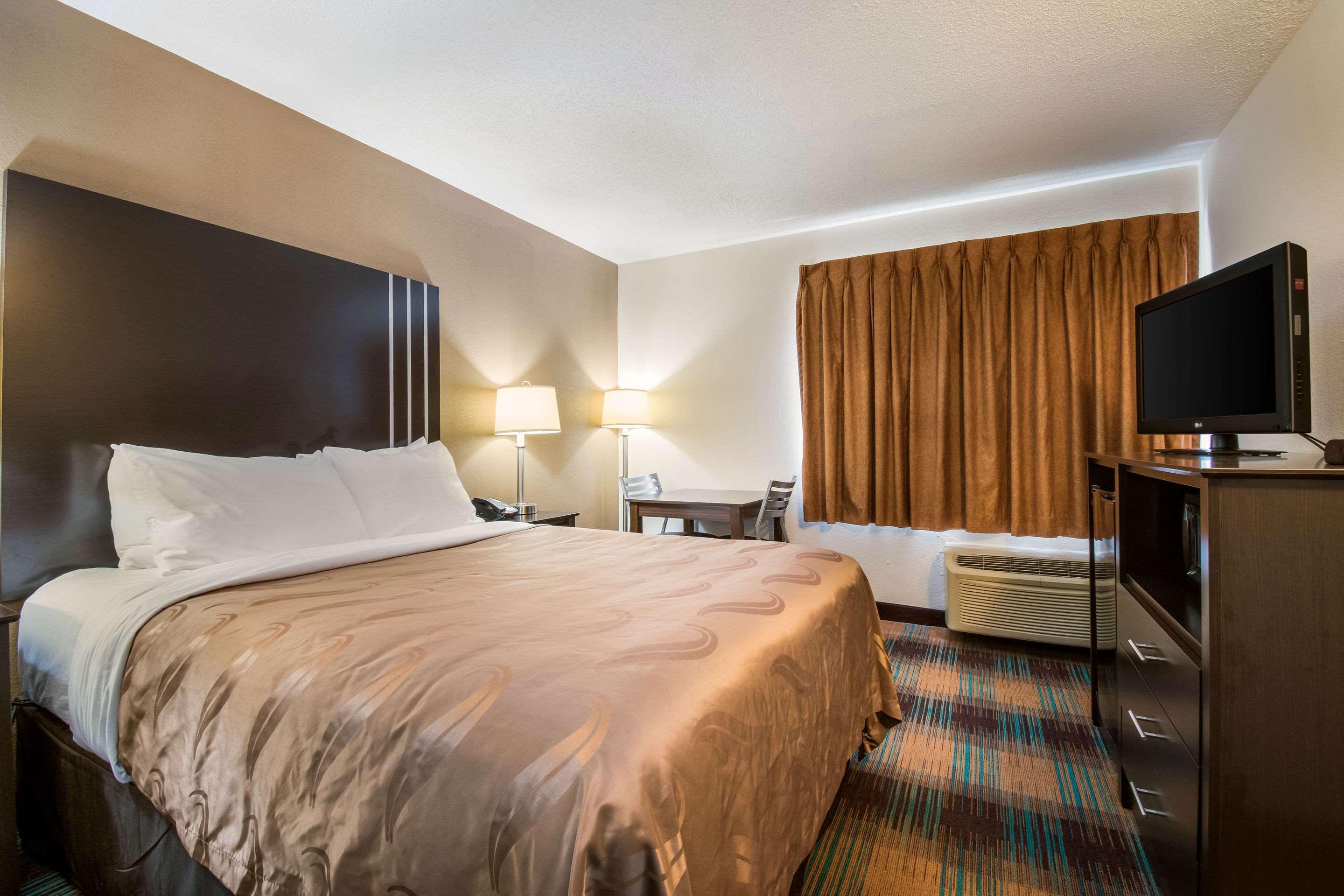 Quality Inn Блумсберг Экстерьер фото