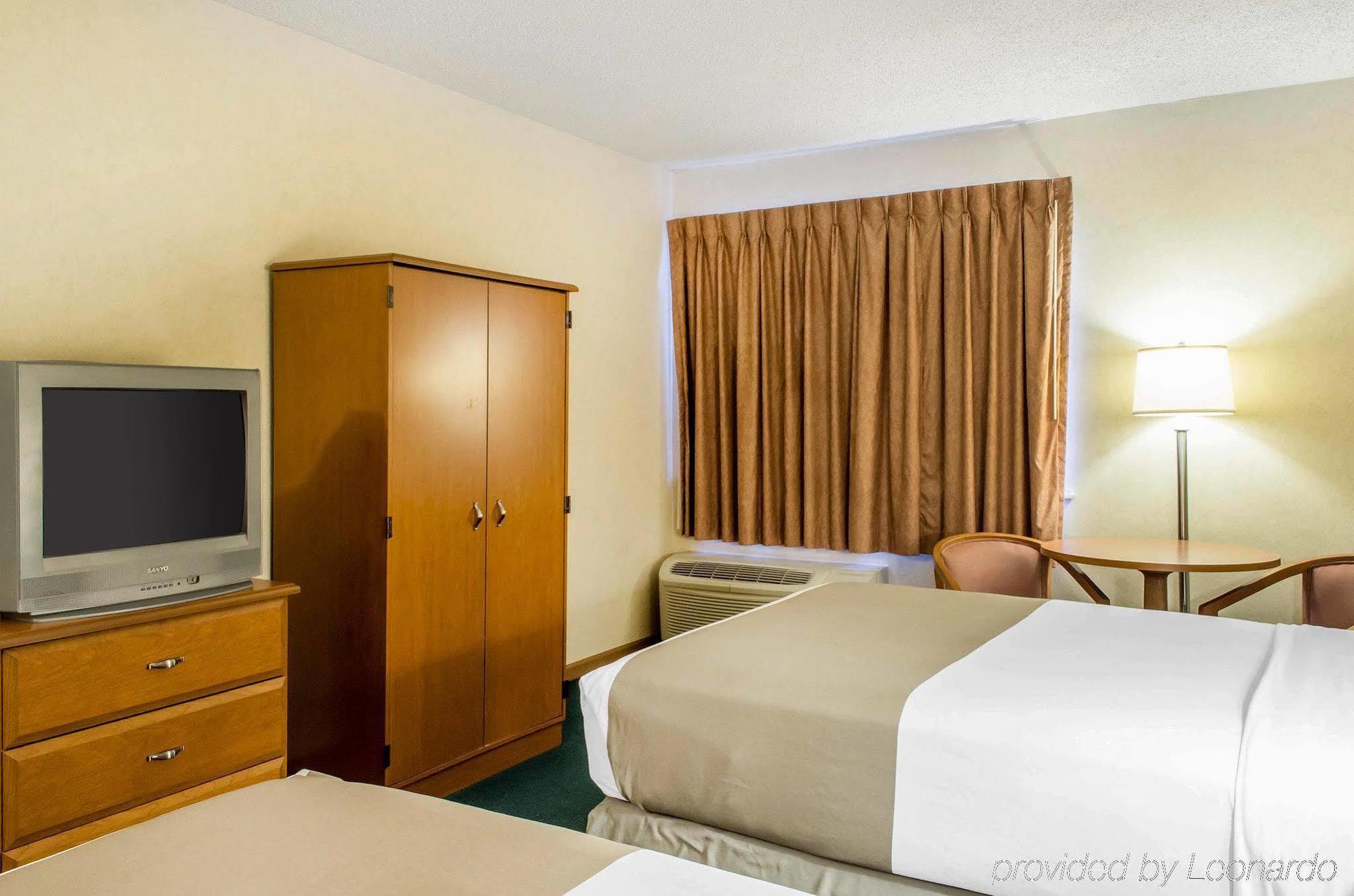 Quality Inn Блумсберг Экстерьер фото