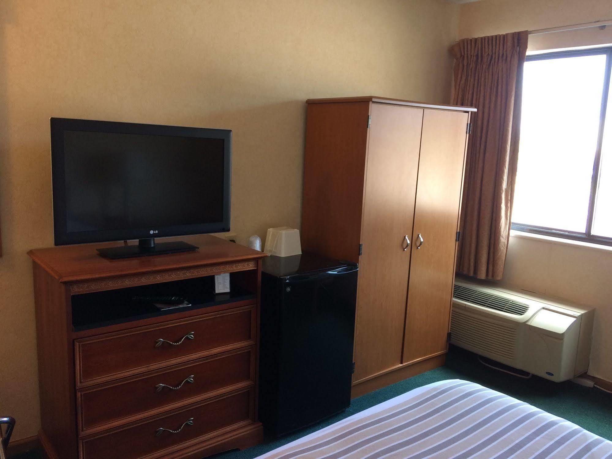 Quality Inn Блумсберг Экстерьер фото
